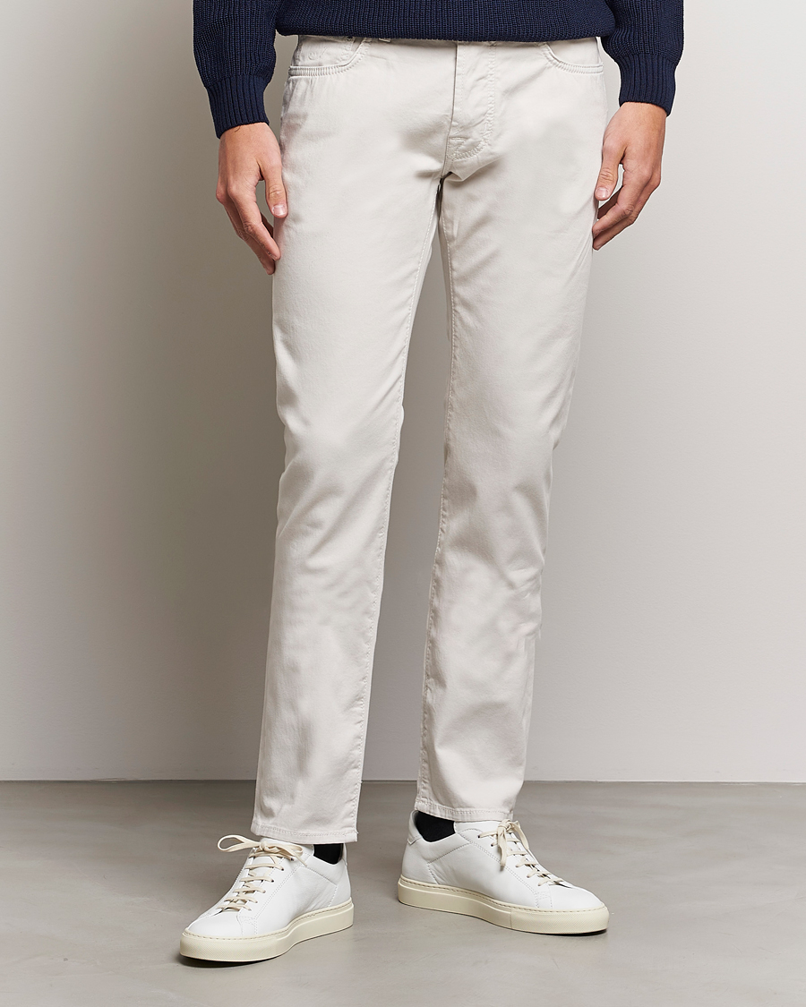 Herr | Italian Department | Jacob Cohën | Bard Garment Dyed Gabardine Trousers Beige