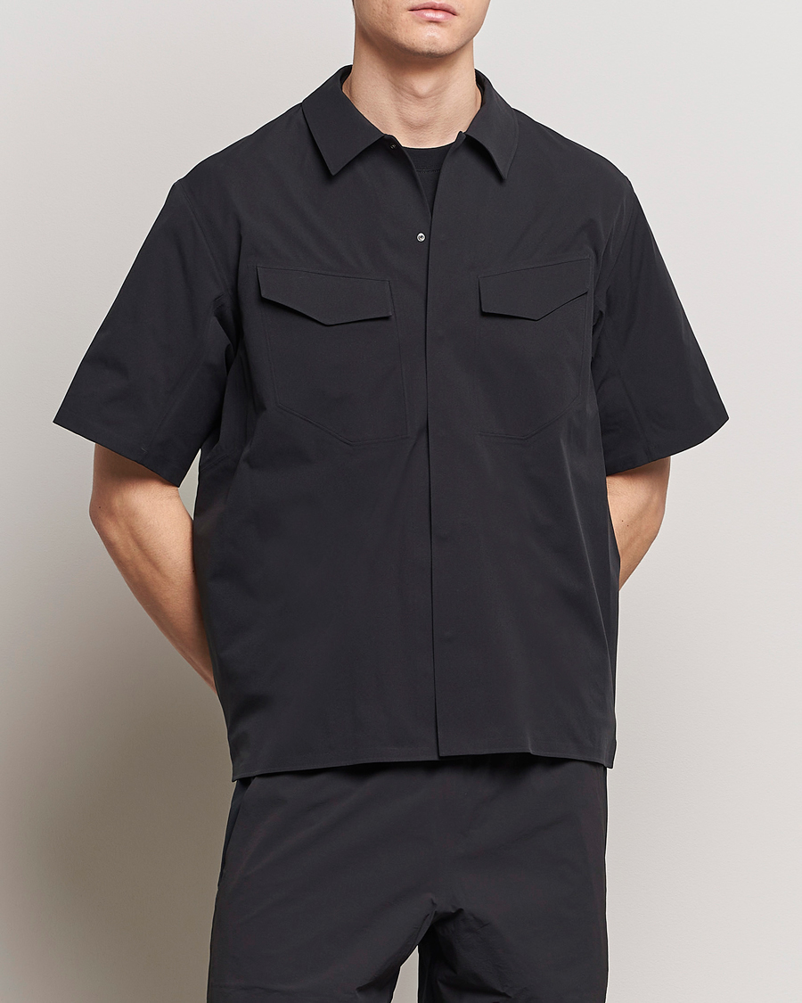 Herr | Arc'teryx Veilance | Arc\'teryx Veilance | Field Short Sleeve Shirt Black