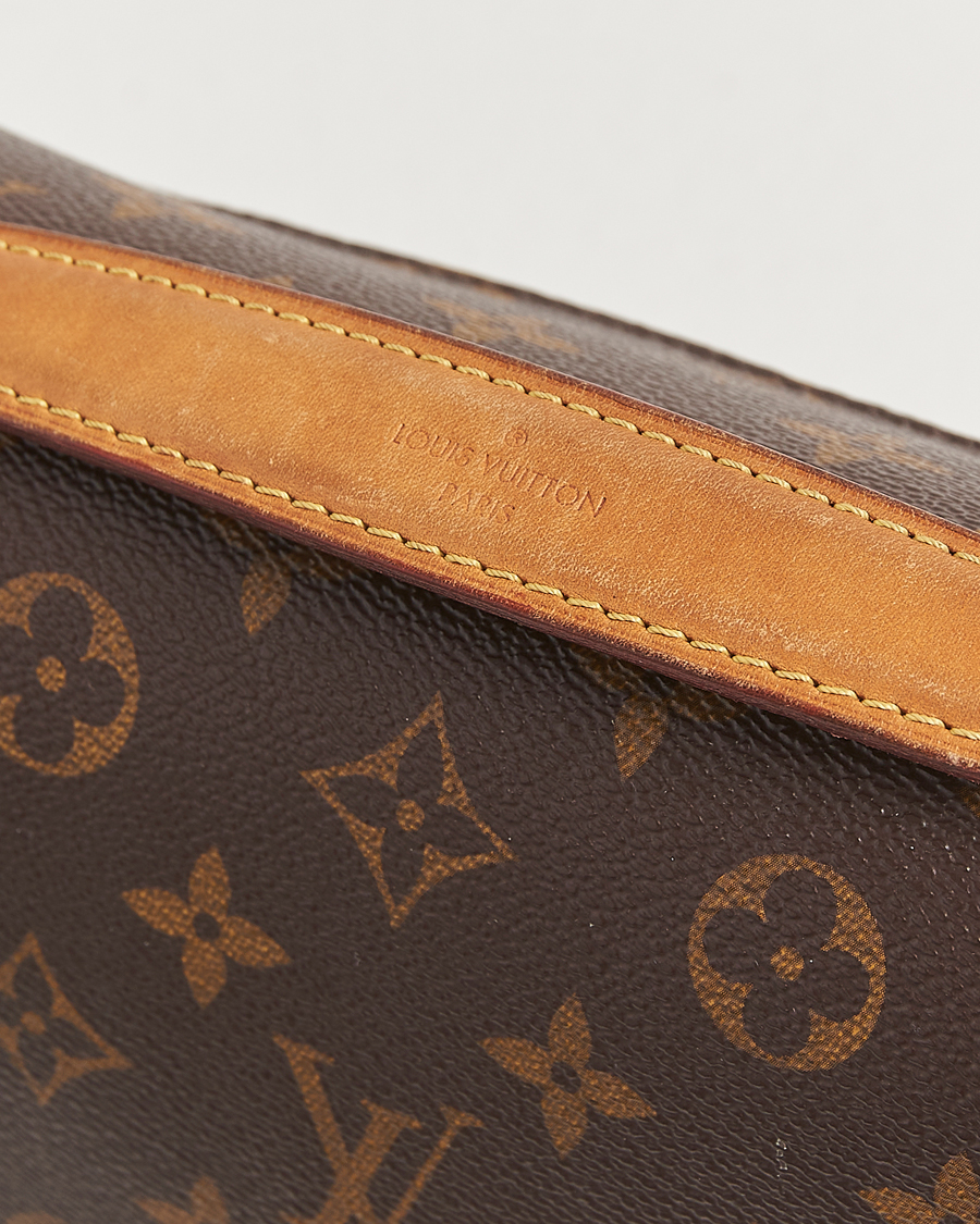 Herr | Gifts for Her | Louis Vuitton Pre-Owned | Pochette Métis Monogram