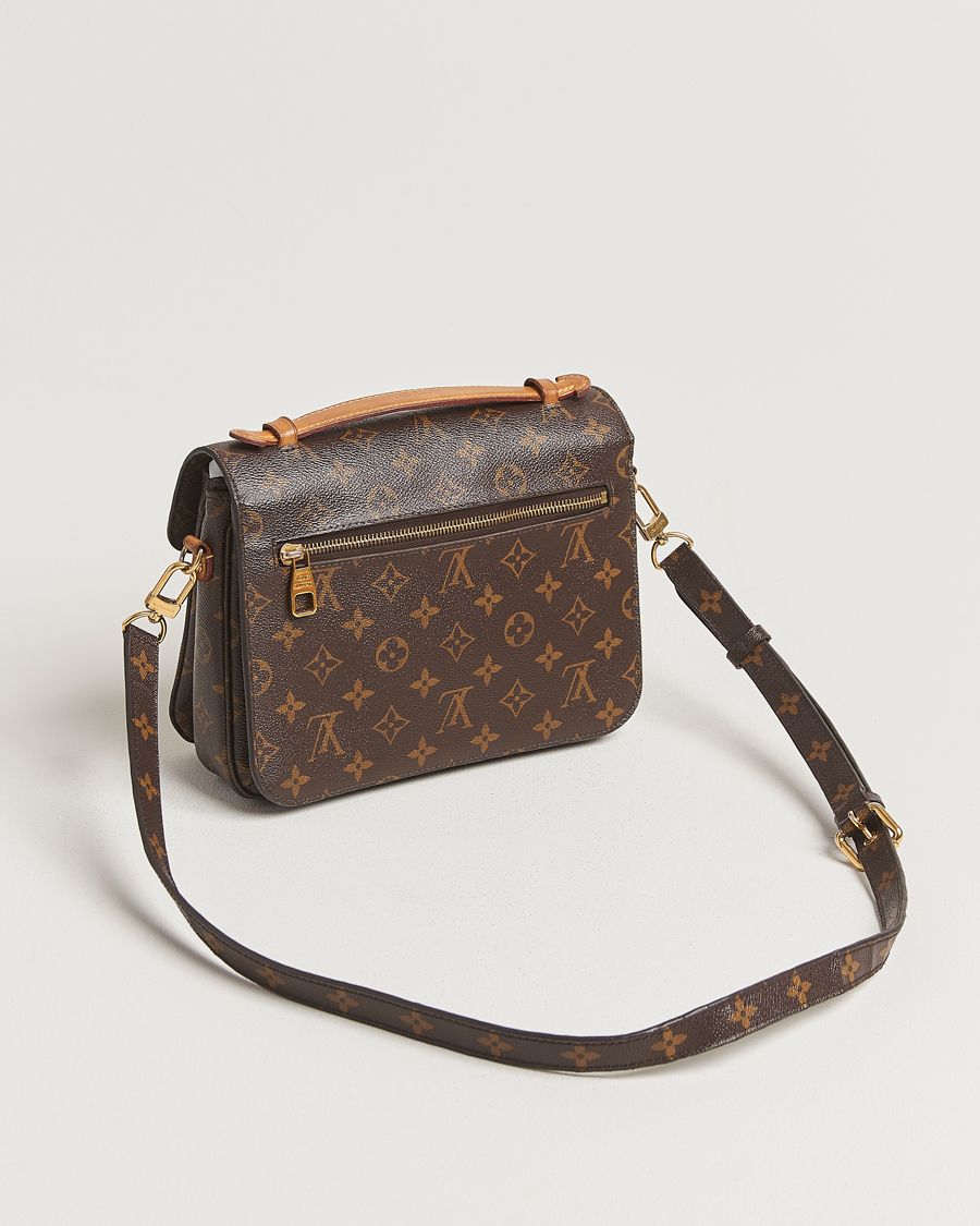 Herr | Gifts for Her | Louis Vuitton Pre-Owned | Pochette Métis Monogram