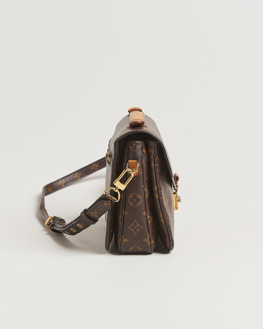 Herr | Gifts for Her | Louis Vuitton Pre-Owned | Pochette Métis Monogram