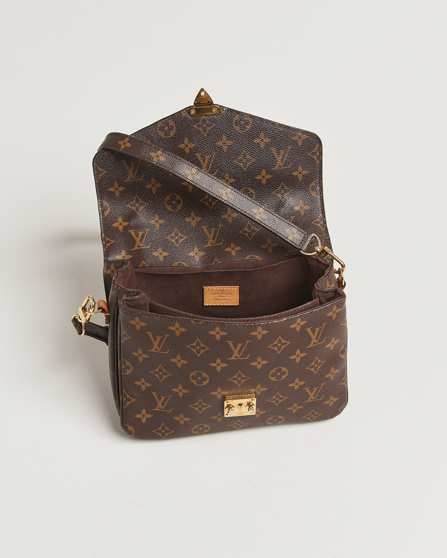 Herr | Gifts for Her | Louis Vuitton Pre-Owned | Pochette Métis Monogram