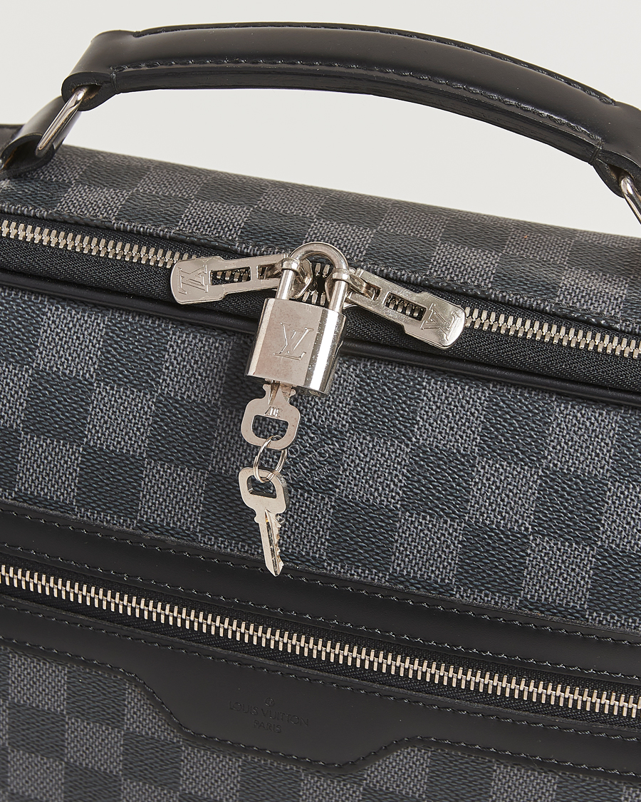 Herr | Pre-Owned & Vintage Bags | Louis Vuitton Pre-Owned | Steve Briefcase Damier Graphite