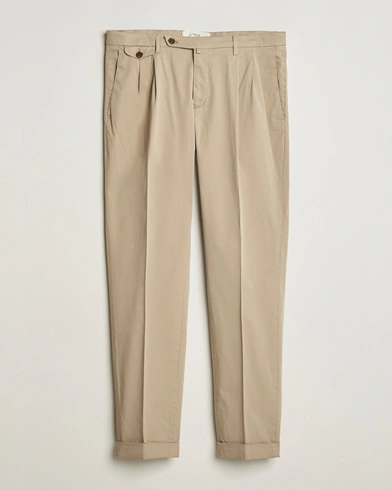  Easy Fit Pleated Cotton Stretch Chino Taupe