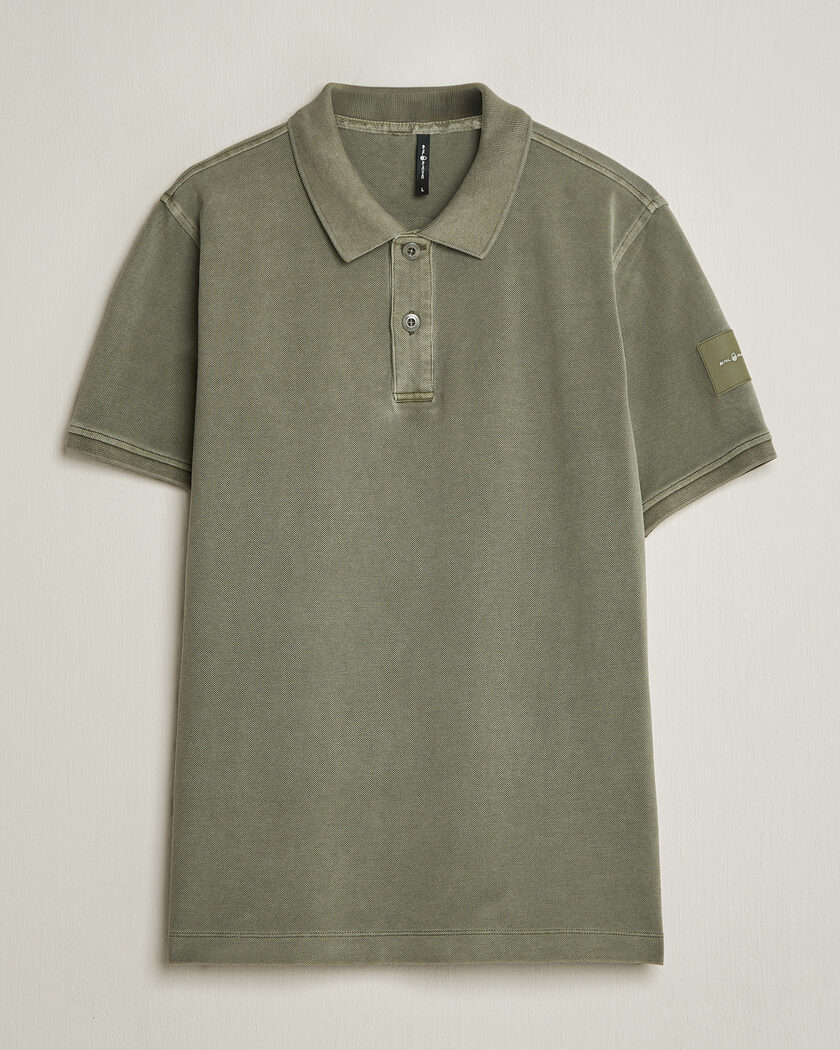 Sail Racing Wind Pigment Dyed Polo Mud Green – Grön