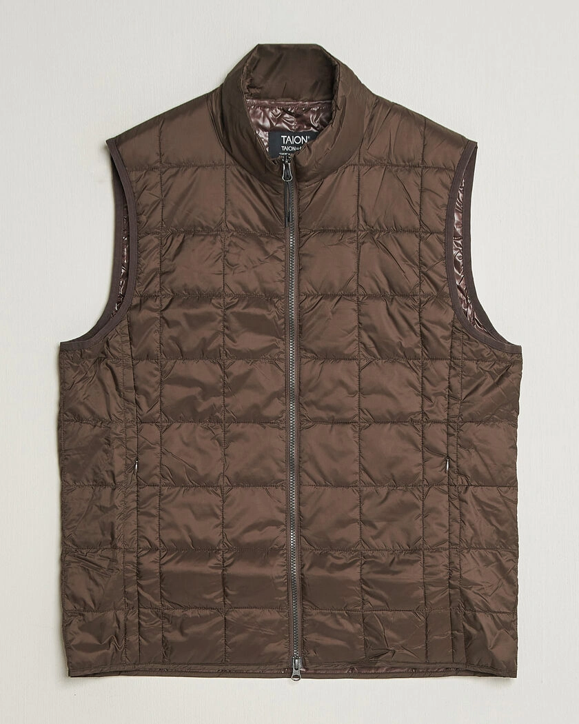 TAION High Neck Full Zip Lightweight Down Vest Dark Choco – Brun
