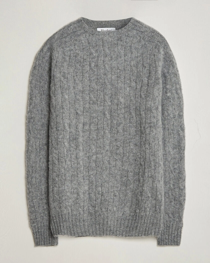 Harley Of Scotland Brushed Supersoft Lambswool Cable Mid Grey – Grå