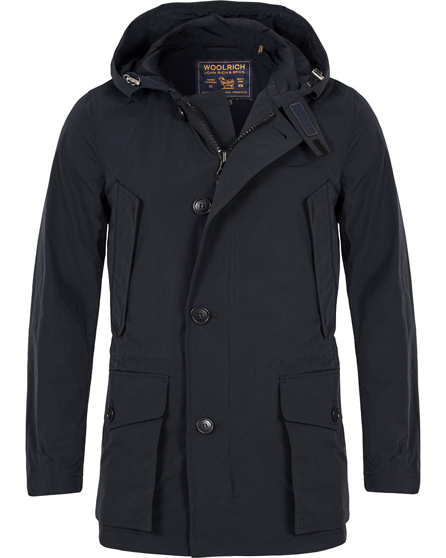 Woolrich Summer Parka Classic Navy hos CareOfCarl.se