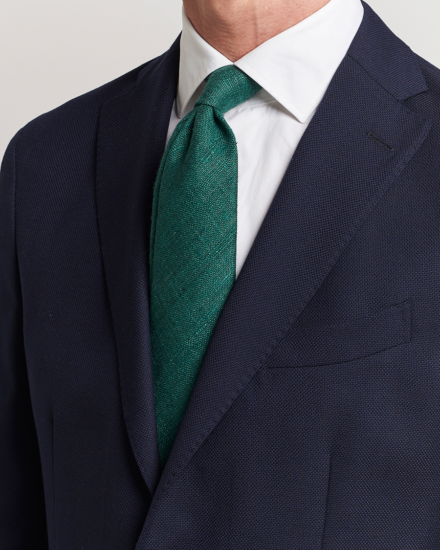 Herr |  | Drake\'s | Silk Tussah Handrolled Tie Green