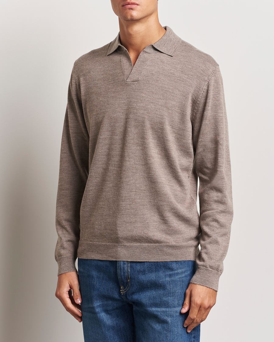 Herr |  | A Day\'s March | Manol Open Collar Merino Polo Taupe Melange