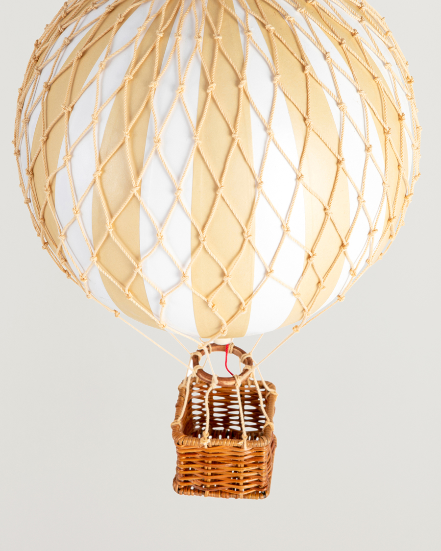 Herr |  |  | Authentic Models Travels Light Balloon White Ivory