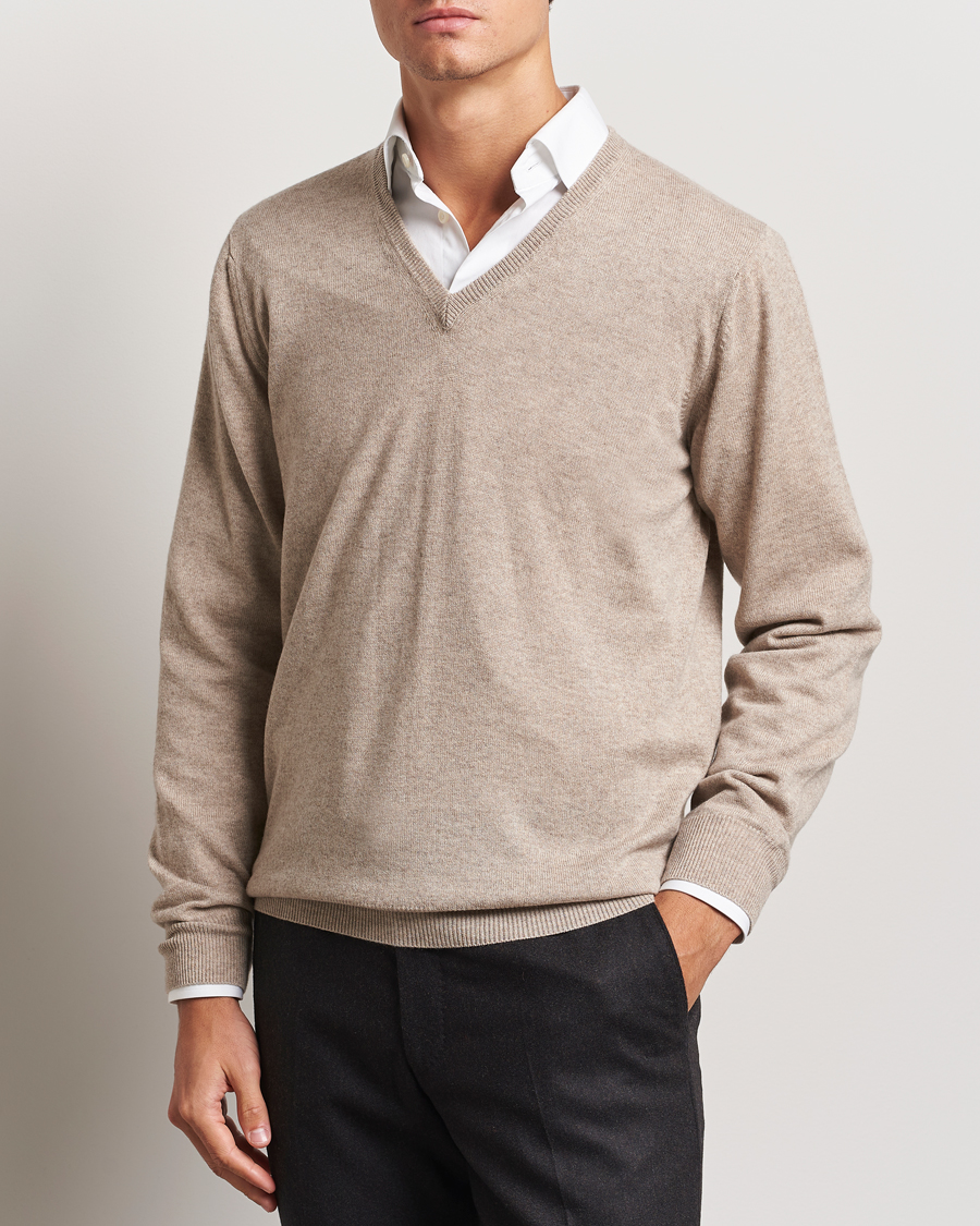 Herr |  | Piacenza Cashmere | Cashmere V Neck Sweater Beige