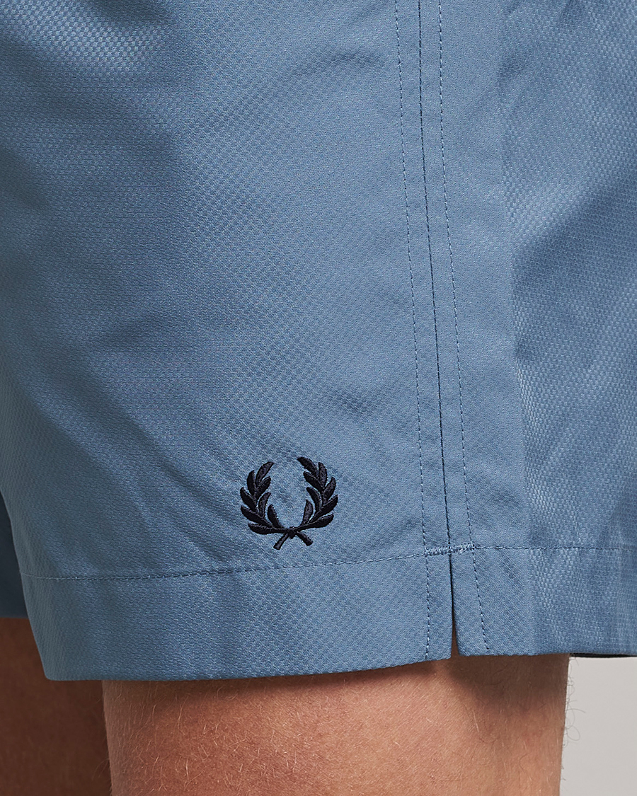 Herr | Badbyxor | Fred Perry | Classic Swimshorts Ash Blue
