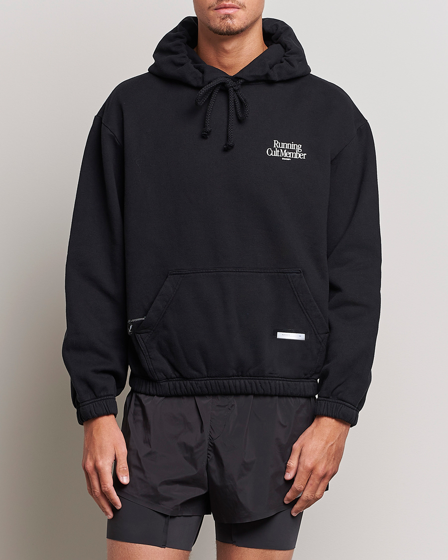 Herr |  | Satisfy | SoftShell Hoodie Black