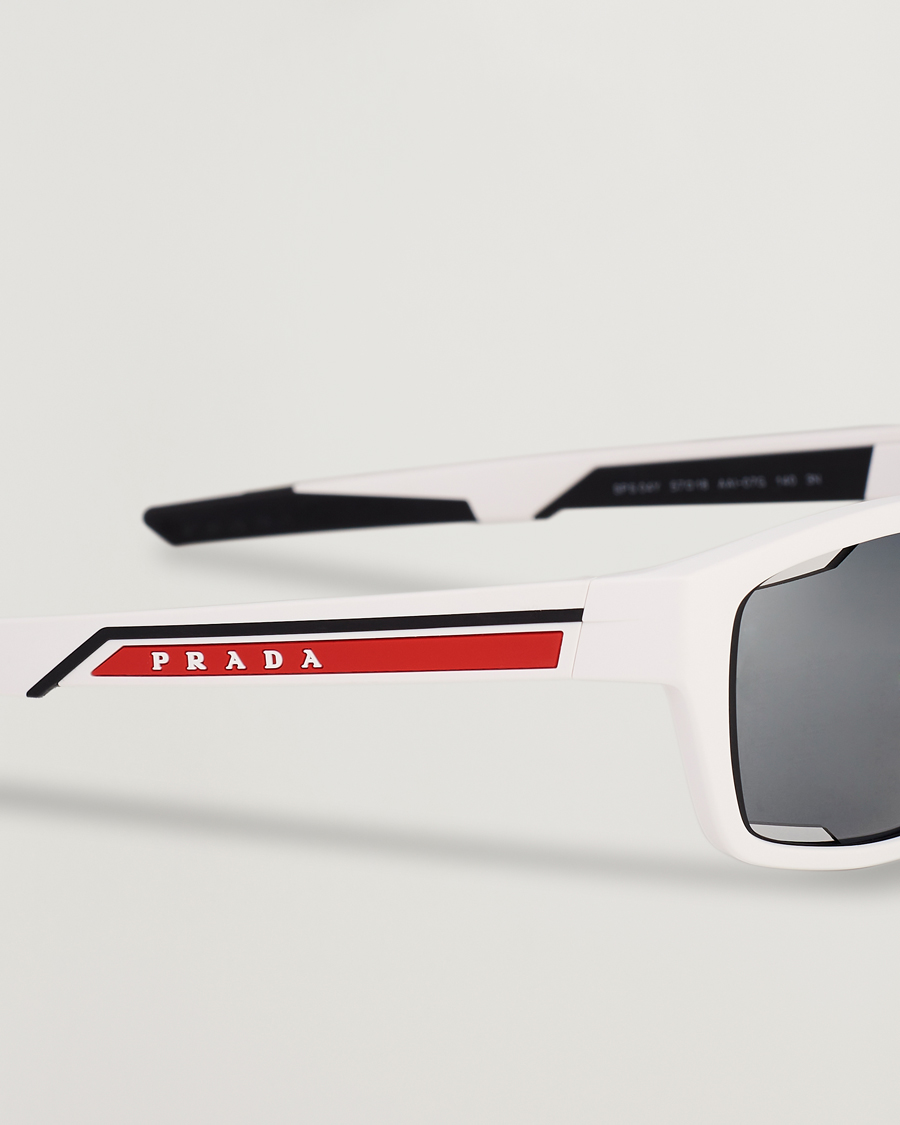 Herr | Fyrkantiga solglasögon | Prada Linea Rossa | 0PS 04YS Sunglasses White