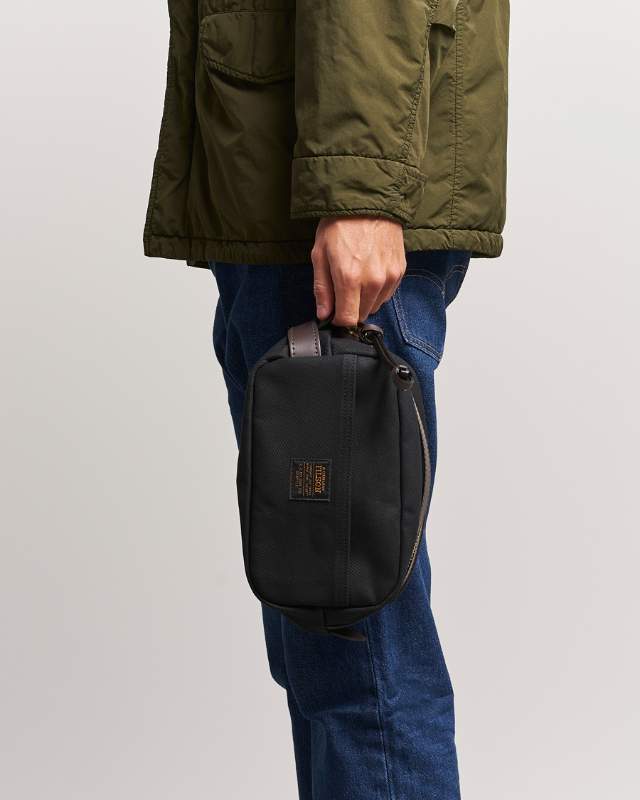 Herr |  | Filson | Rugged Twill Travel Kit Black