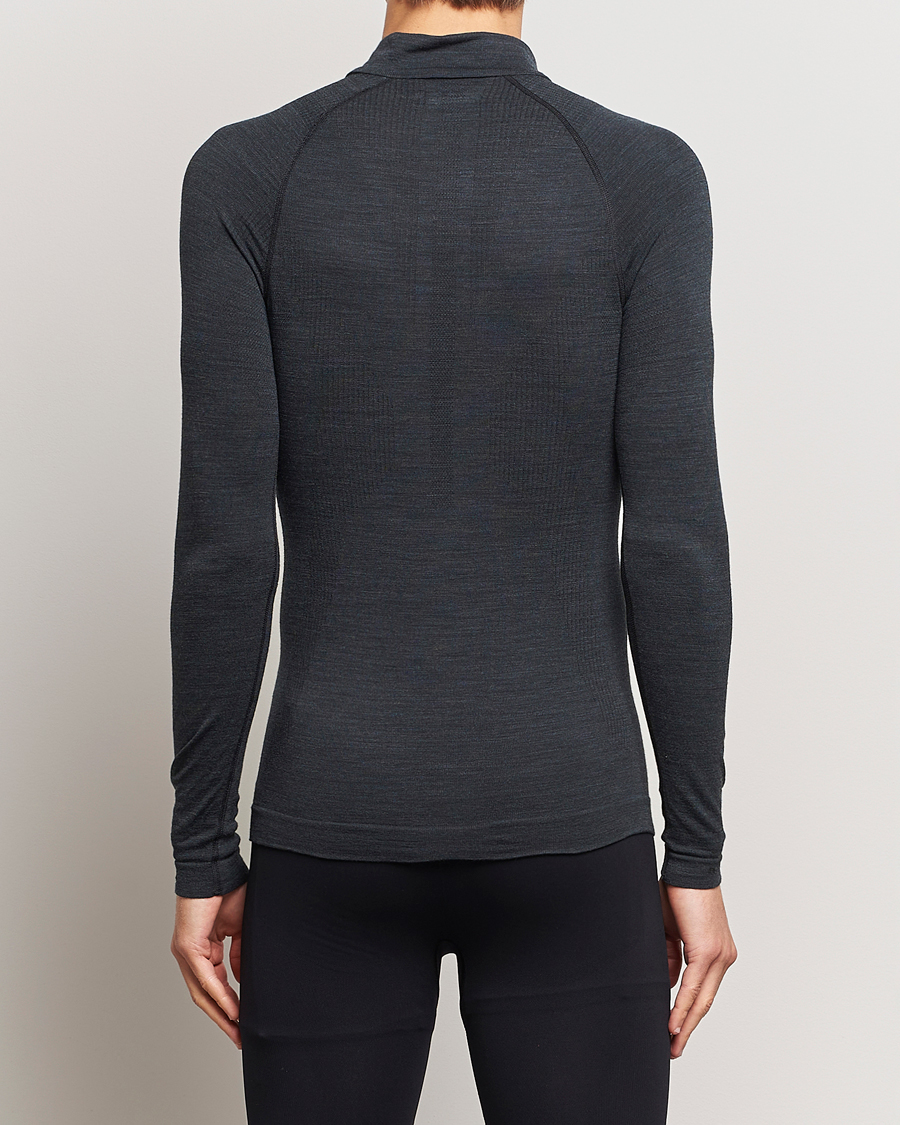 Herr | Underställ | Falke Sport | Long Sleeve Wool Tech Half Zip Shirt Black