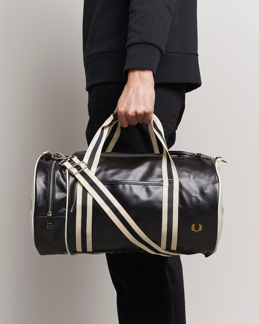 Herr |  | Fred Perry | Classic Barrel Bag Black/Ecru