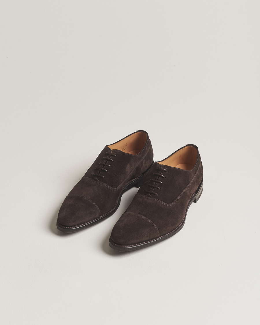 Herr | Studentkostym | Loake 1880 | Truman Suede Oxford Toe Cap Dark Brown