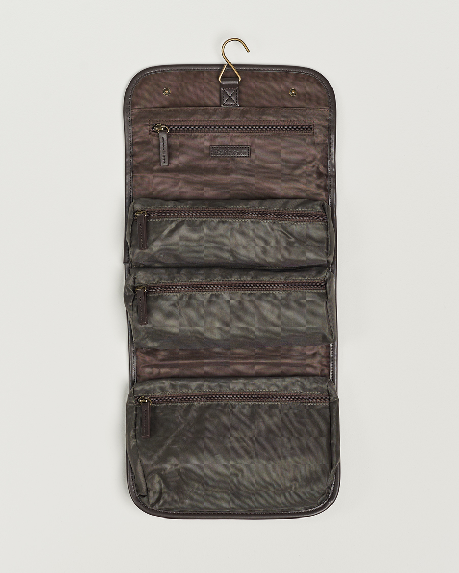 Herr | Väskor | Barbour Lifestyle | Wax Hanging Washbag Olive