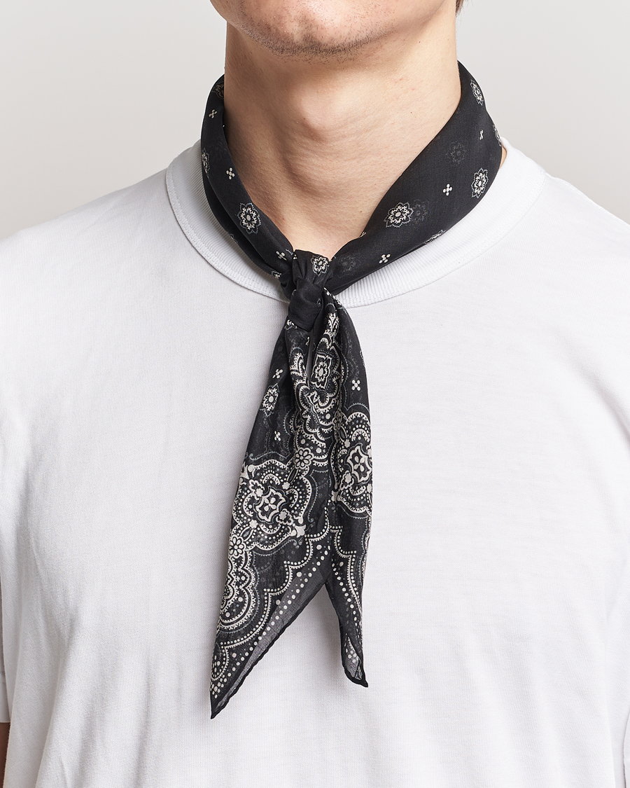 Herr |  | Amanda Christensen | Cotton Voilé Printed Medallion Bandana Black