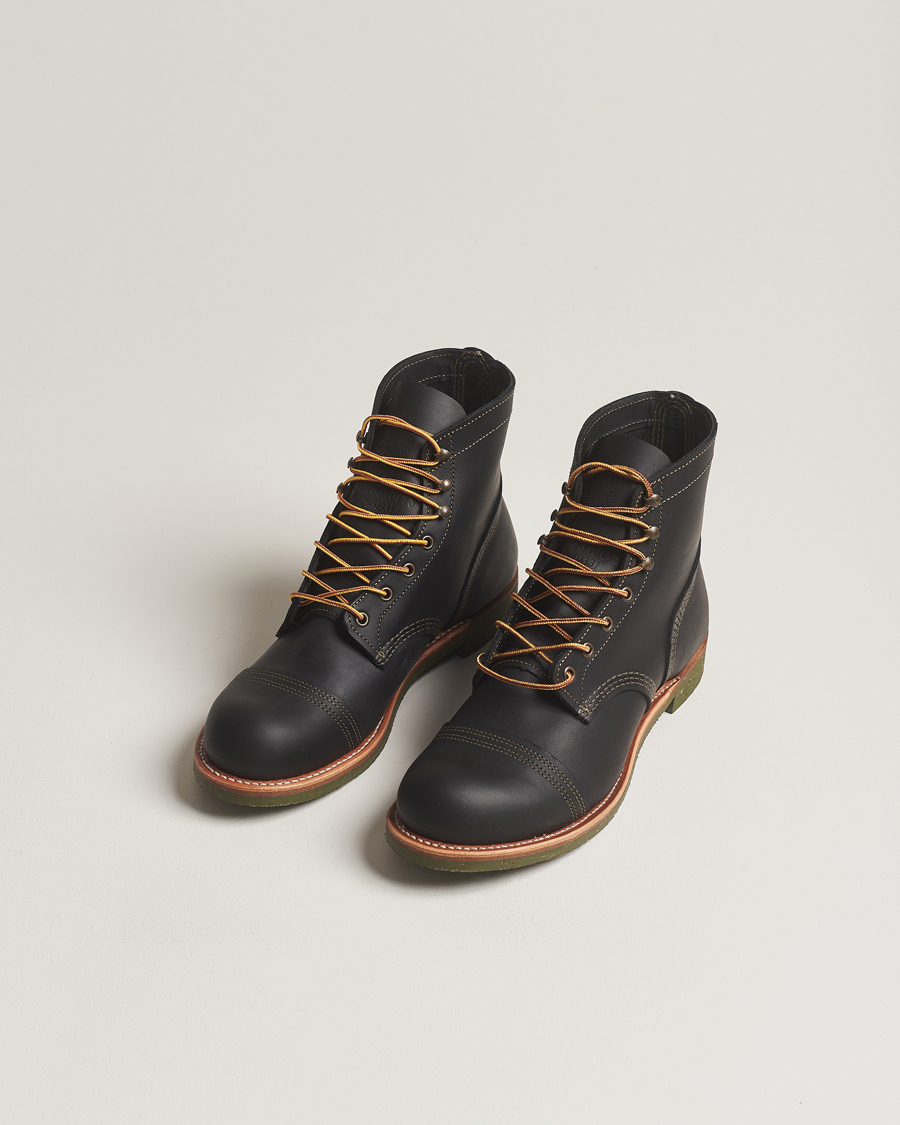 Herr | Red Wing Shoes | Red Wing Shoes | Iron Ranger Riders Room Boot Black Harness