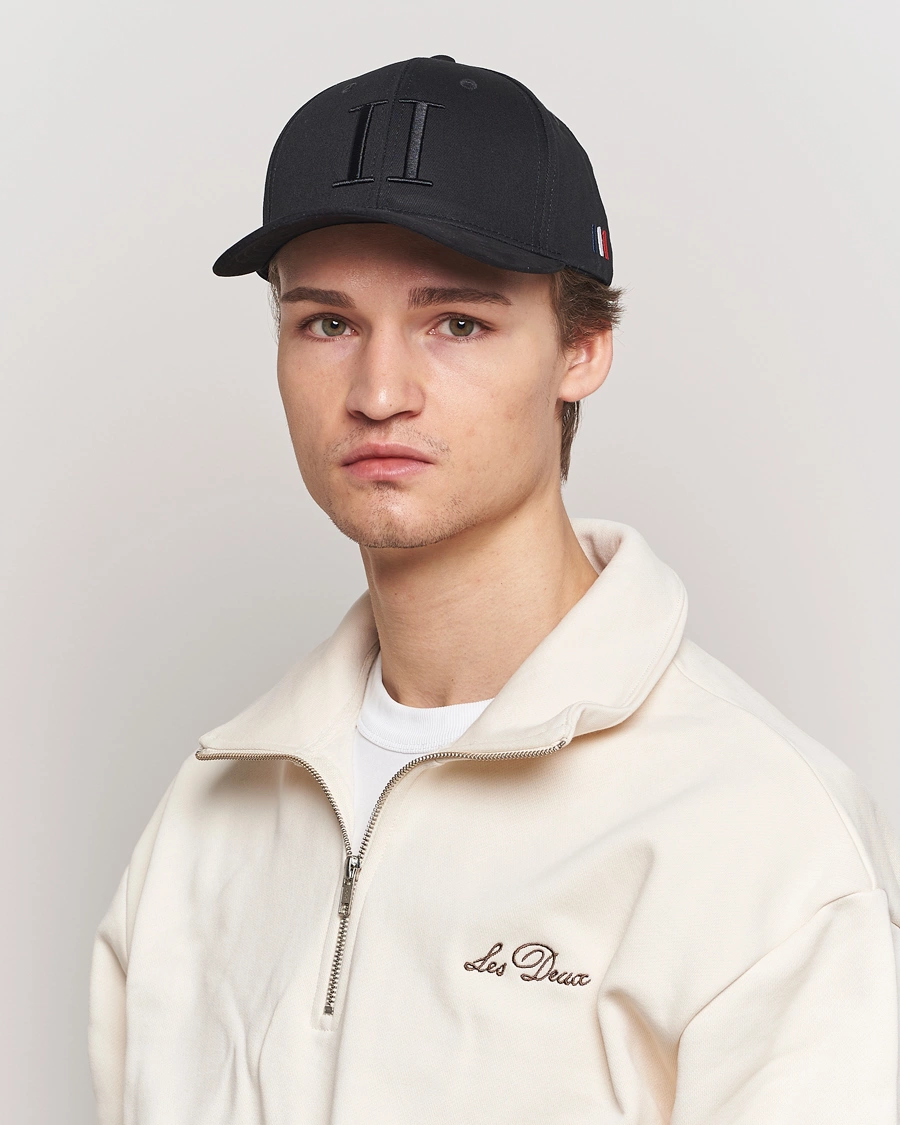 Les Deux Baseball Cap Suede II Black | Herr - Care of Carl