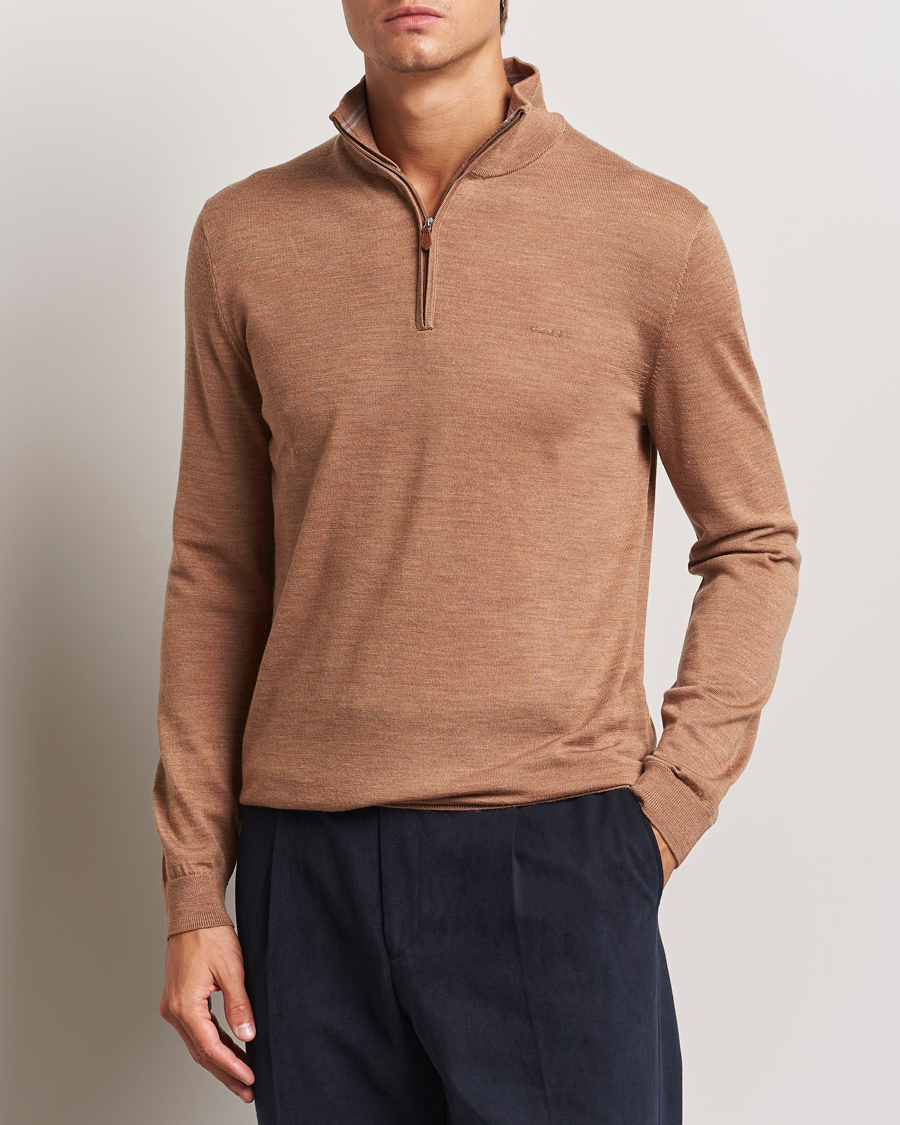 Herr |  | GANT | Extrafine Merino Wool Half Zip Dk Sand Melange