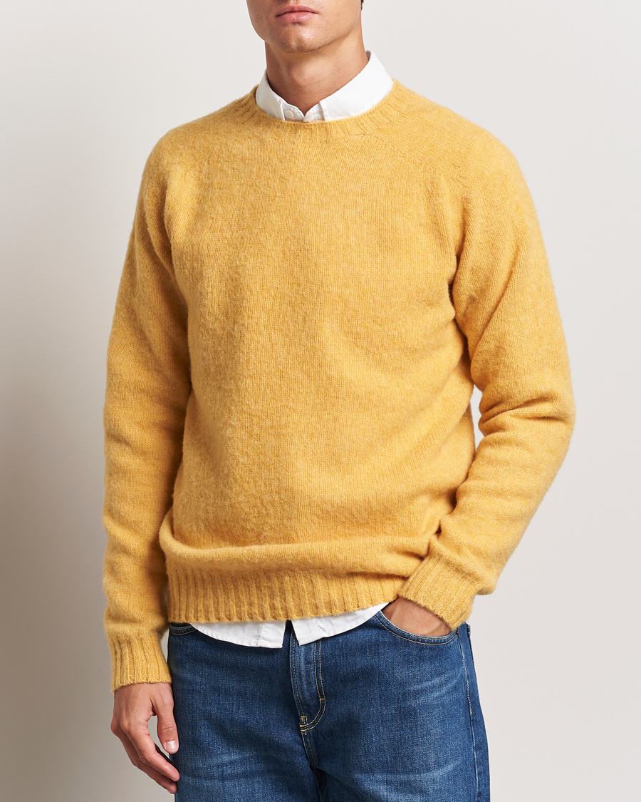 Herr | Tröjor | Harley Of Scotland | Brushed Supersoft Lambswool Crewneck Marzipan