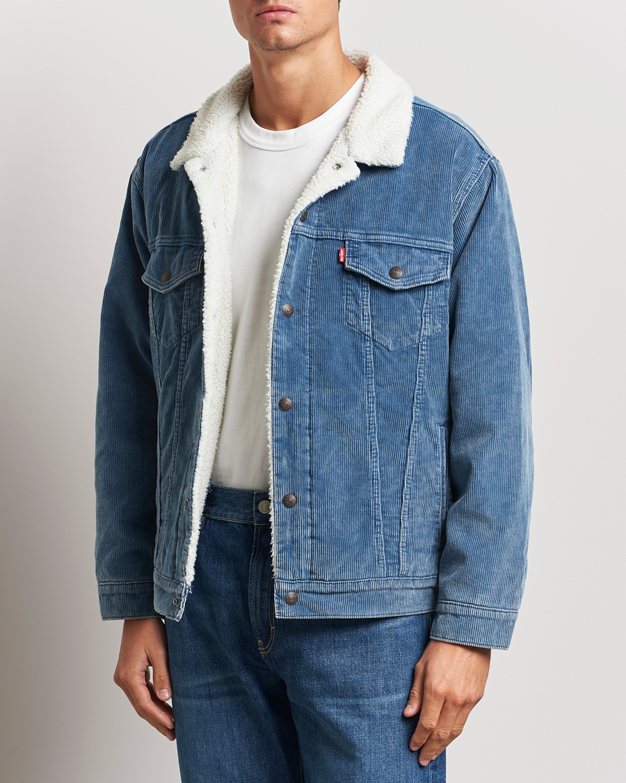 Herr |  | Levi\'s | Relaxed Fit Sherpa Trucker Blue Spring