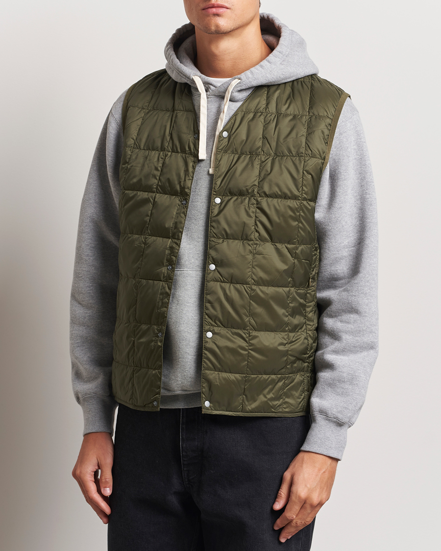 Herr | Höstjackor | TAION | V-Neck Lightweight Down Vest Dark Olive