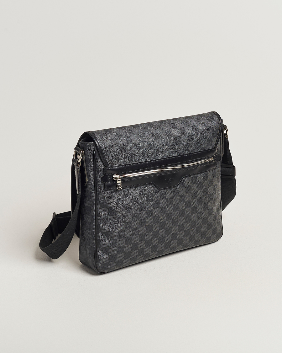 Herr | Pre-Owned & Vintage Bags | Louis Vuitton Pre-Owned | Daniel MM Shoulder Bag Damier Graphite 