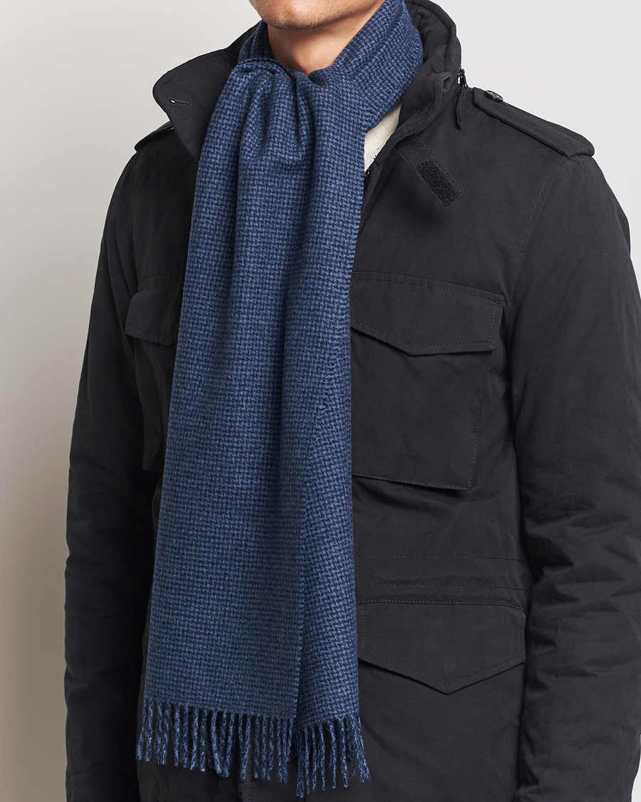 Herr |  | Amanda Christensen | Merino Wool Dogtooth Scarf Navy