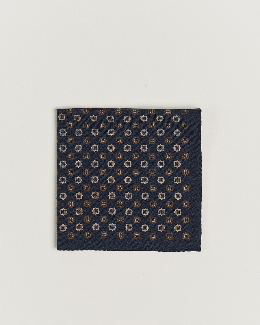 Herr |  | Amanda Christensen | Wool Flannel Printed Flower Pocket Square Navy