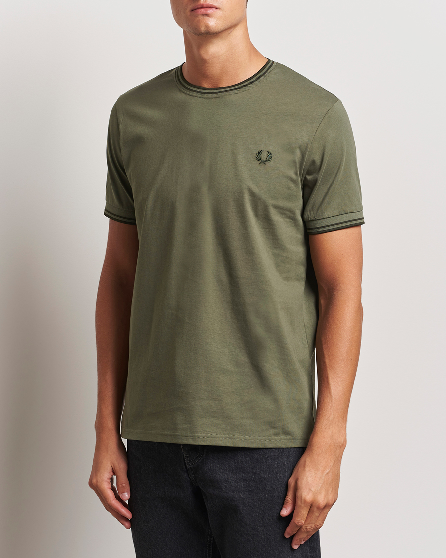 Herr |  | Fred Perry | Twin Tipped T-Shirt Laurel Green