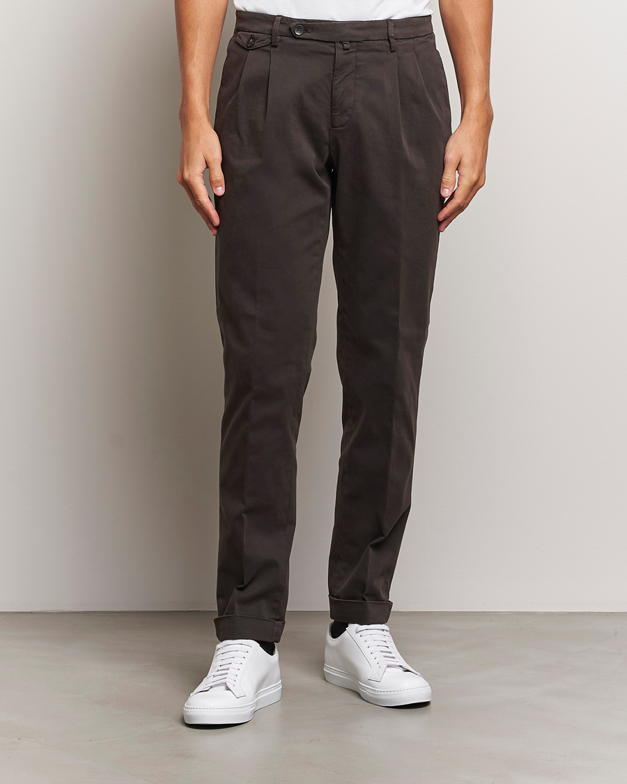 Herr | Udda kavaj | Briglia 1949 | Easy Fit Pleated Cotton Stretch Chino Dark Brown