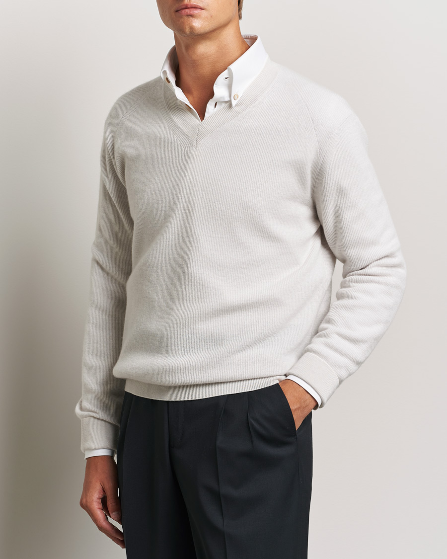 Herr |  | Brioni | Rib Cashmere V-Neck Sweater Light Grey