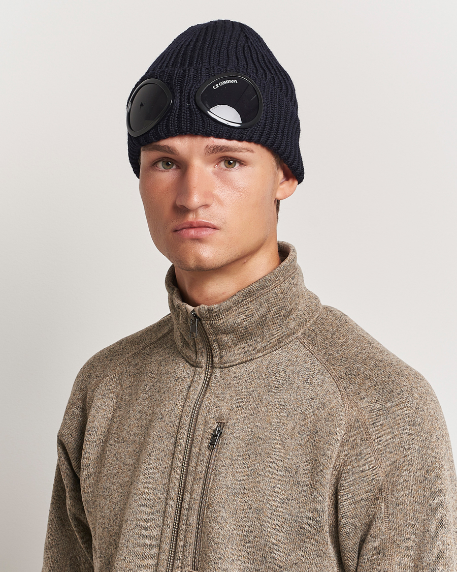 Herr |  | C.P. Company | Knitted Merino Goggle Beanie Navy