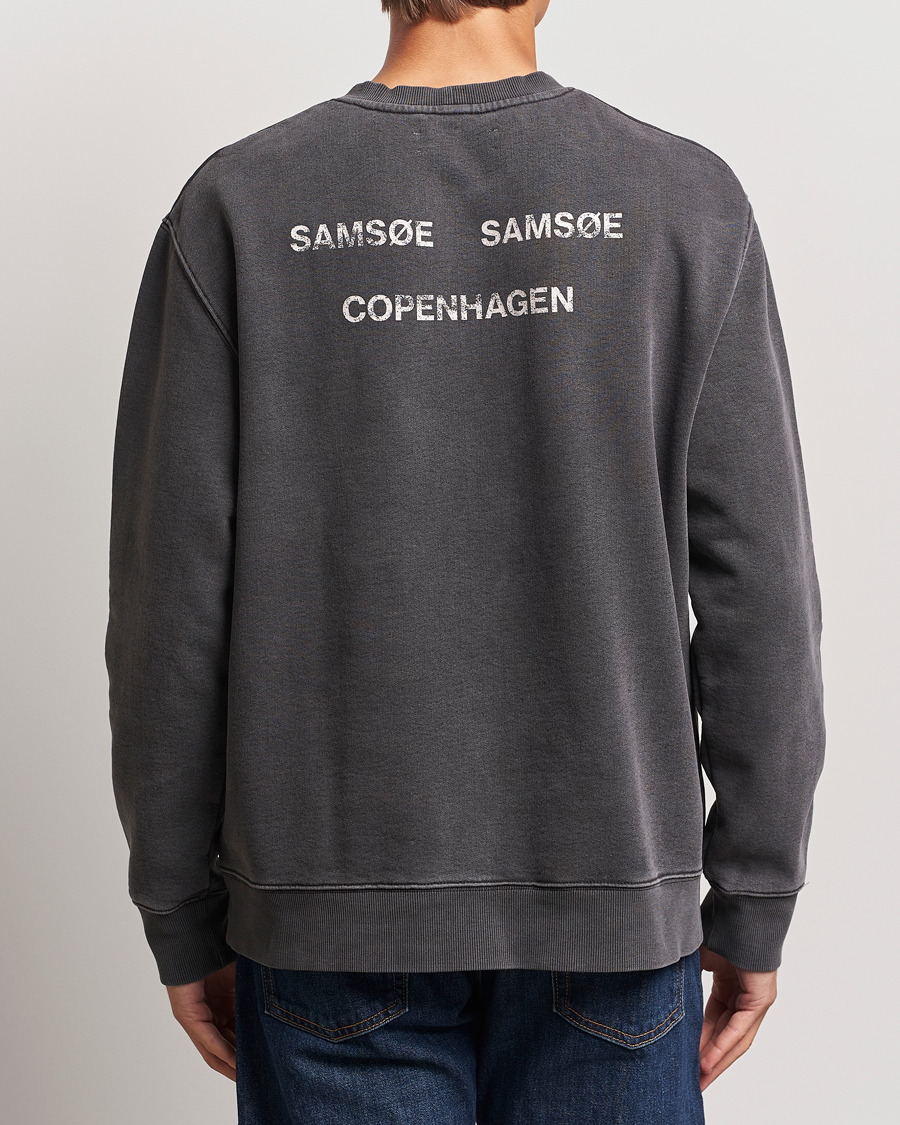 Herr |  | Samsøe Samsøe | Poetry Printed Crew Neck Sweatshirt Black Balance