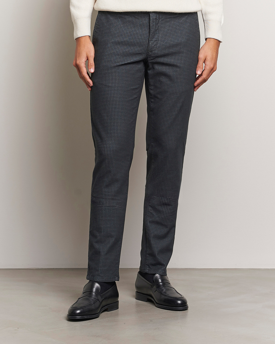 Herr |  | Incotex | Slim Fit Houndstooth Cotton Pants Dark Grey