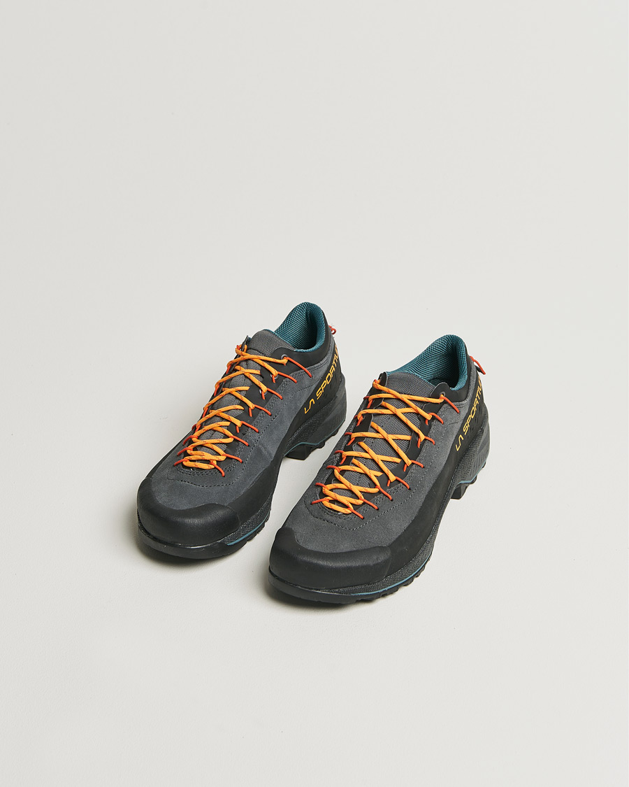 Herr | Trail Sneakers | La Sportiva | TX4 Evo Hiking Shoes Carbon/Papaya