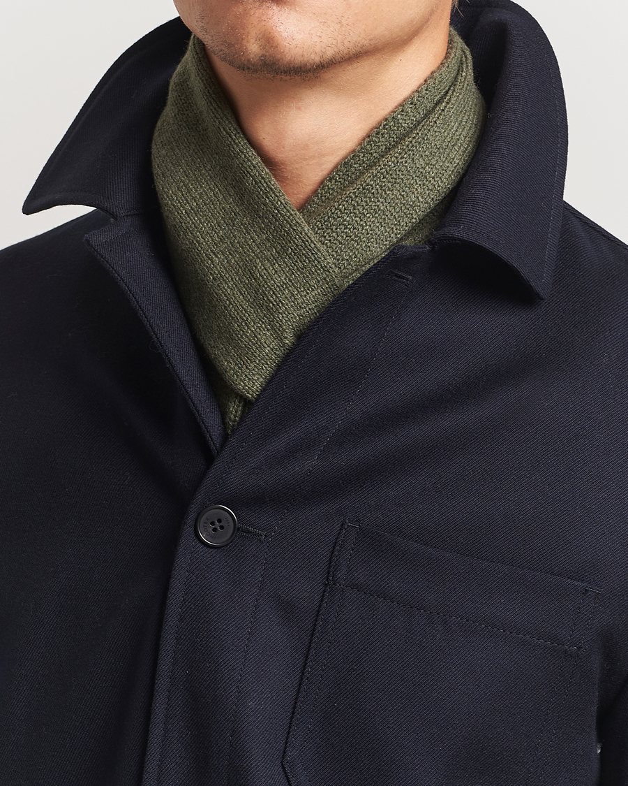 Herr |  | Piacenza Cashmere | Short Loop Cashmere Scarf Olive