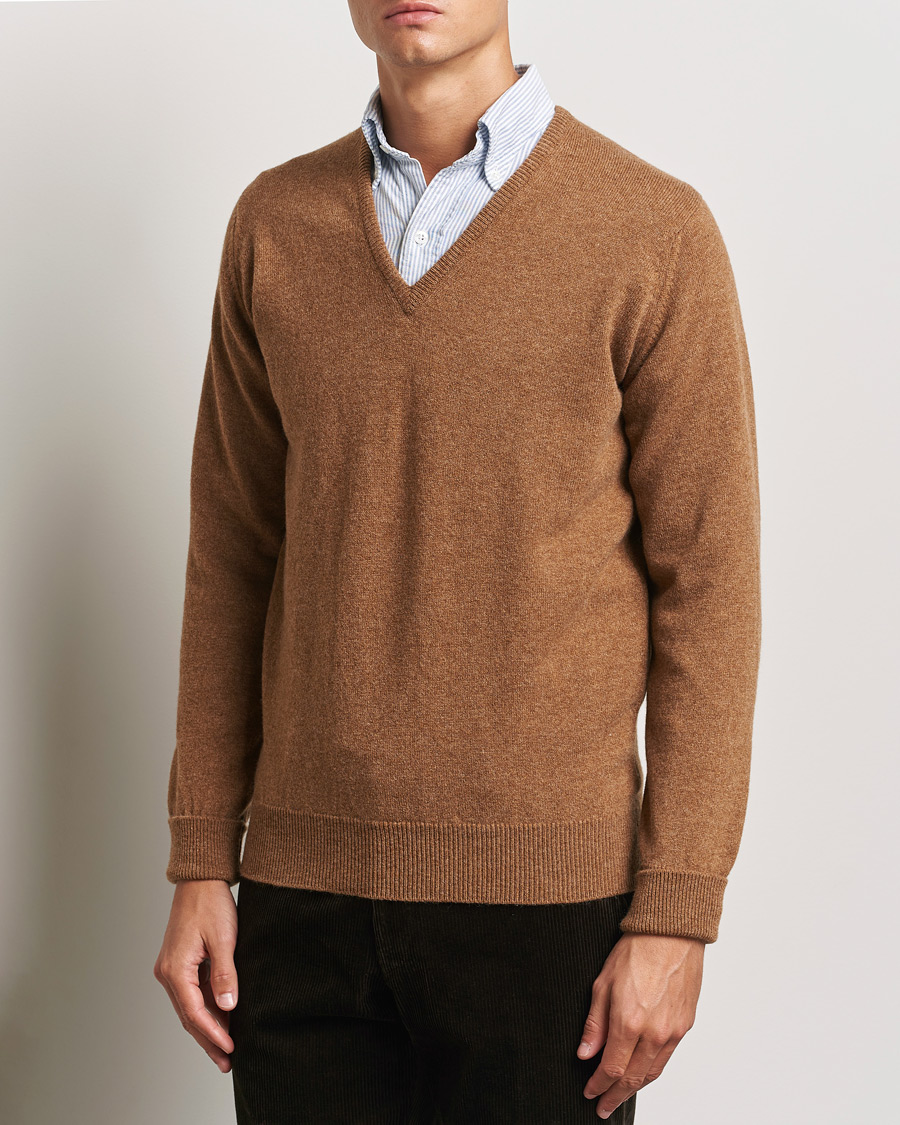 Herr | Tröjor | William Lockie | Rob Lambswool V-Neck Savannah