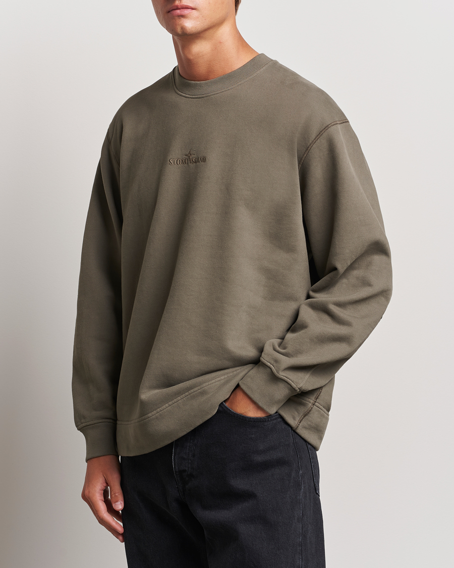 Herr |  | Stone Island | Garment Dyed Fleece Logo Sweatshirt Walnut