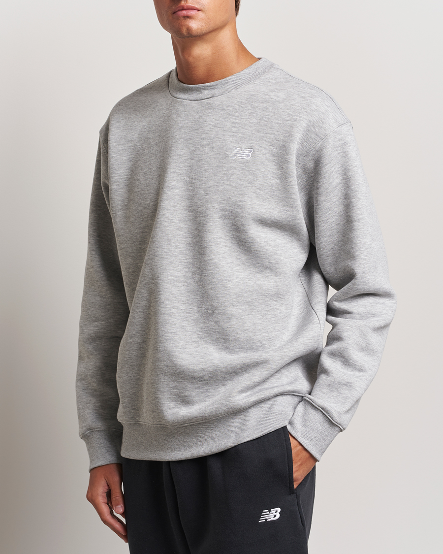 Herr | Nya produktbilder | New Balance | Essentials Fleece Sweatshirt Athletic Grey