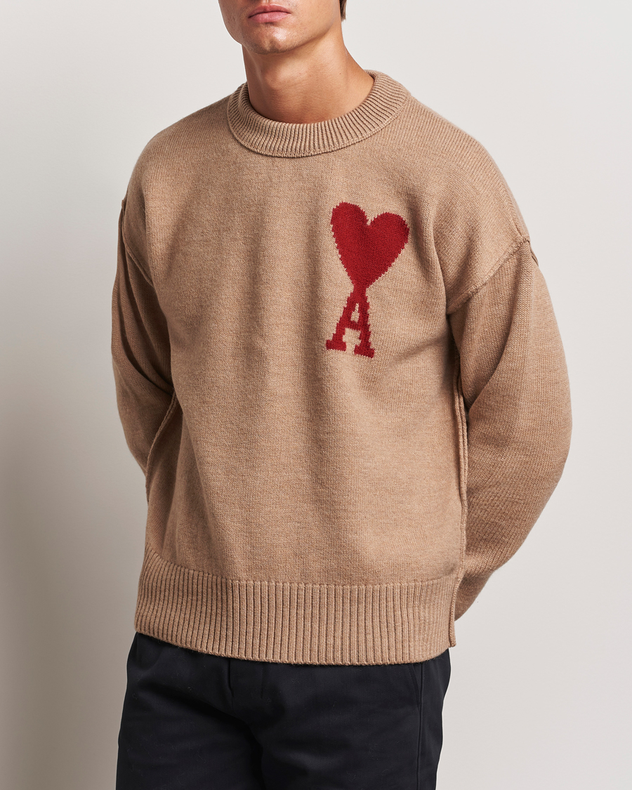 Herr |  | AMI | Big Heart Logo Crew Neck Camel