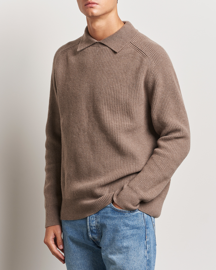 Herr |  | Sunspel | Ribbed Wool/Cashmere Poloneck Sandstone