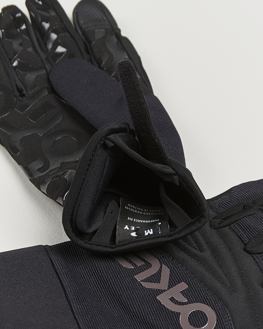 Herr |  | Oakley | Factory Pilot Core Glove Blackout