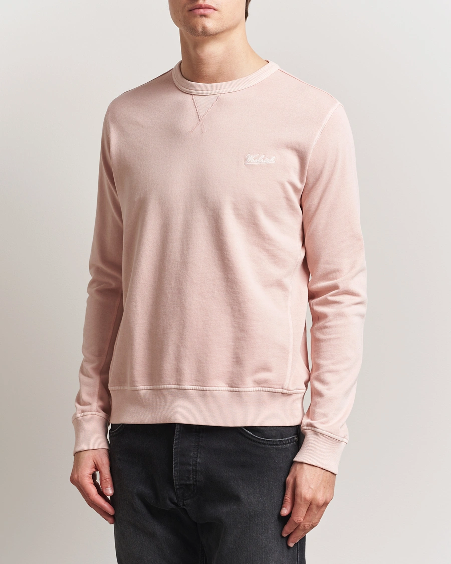 Herr | Tröjor | Woolrich | Garment Dyed Crewneck Rose Smoke