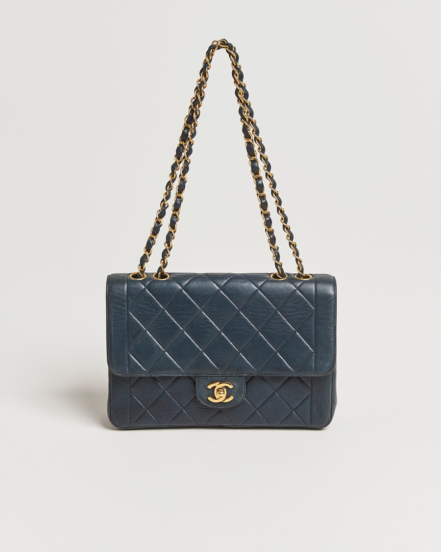 Herr | Pre-Owned & Vintage Bags | Chanel Pre-Owned | Classic Medium Single Flap Bag Lambskin Navy